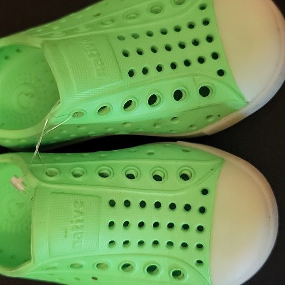 Native| Jefferson Slip on Lime Green Sneakers Size c6 - Picture 6 of 7
